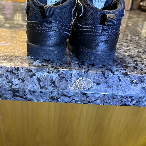 Nike High Top Court lace and velcro sneakers. Size 8C. - Picture 3 of 6